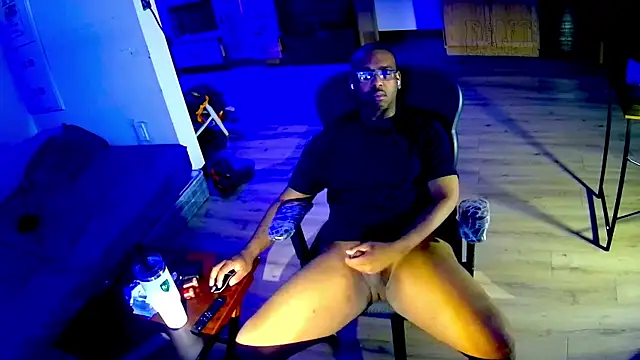 Snapshot of Southernfuckery chatting on April 10, 7:40 pm Southernfuckery online show from April 10, 7:40 pm