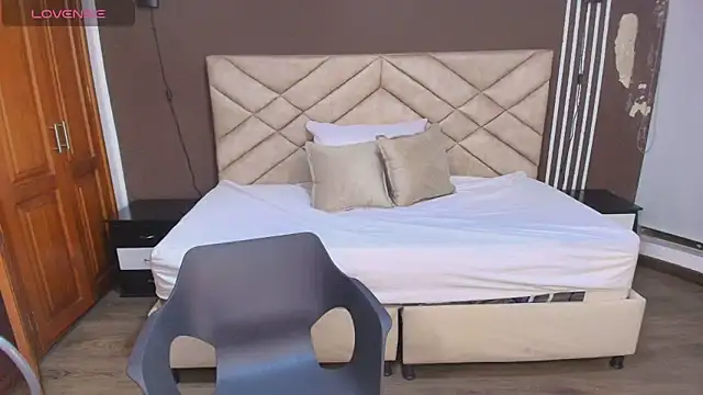 Raquel jones online show from December 14, 11:26 am