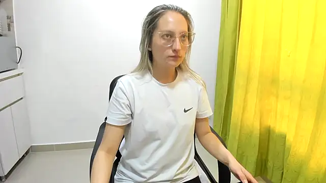 Adele johnsonn1 online show from December 5, 2:44 pm