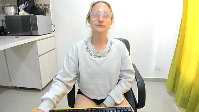 Adele johnsonn1 online show from March 13, 5:50 pm