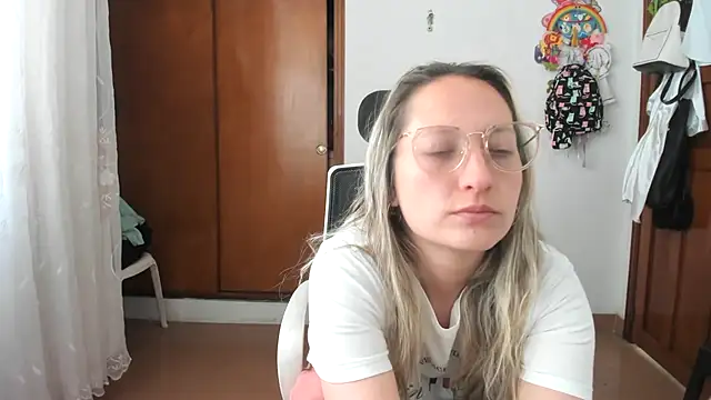 Adele johnsonn1 online show from October 9, 2:59 pm