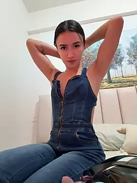 Snapshot of SaraWilliamss_ chatting on December 25, 2:14 am SaraWilliamss online show from December 25, 2:14 am