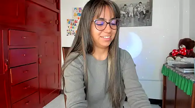 Isabellaa22 1 online show from February 10, 1:33 pm