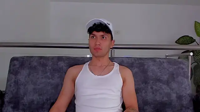 Valerio James7 online show from July 9, 7:51 pm