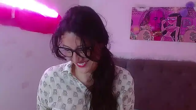 lunazulsj online show from January 3, 5:10 pm