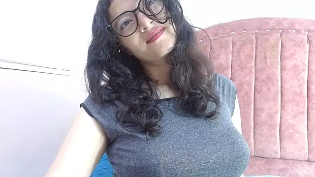 lunazulsj online show from January 18, 1:40 pm