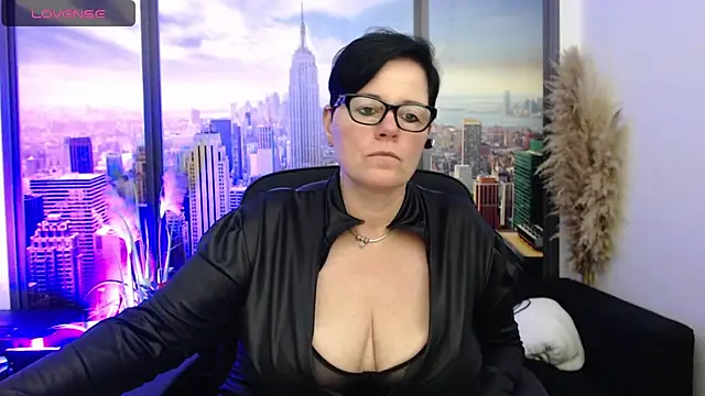 ninarandmann online show from December 11, 8:18 pm