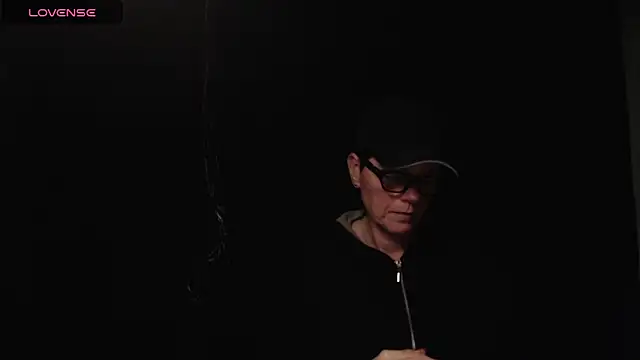 Snapshot of ninarandmann chatting on March 8, 10:24 pm ninarandmann online show from March 8, 10:24 pm