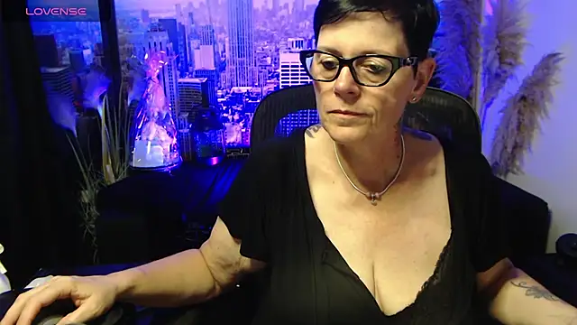 ninarandmann online show from June 26, 5:39 pm