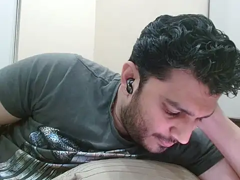 robintoit online show from November 30, 4:11 pm