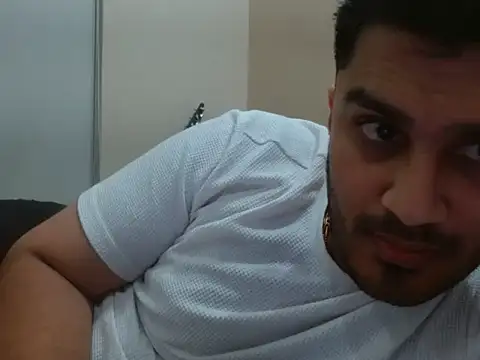 Snapshot of robintoit chatting on March 8, 7:50 pm robintoit online show from March 8, 7:50 pm