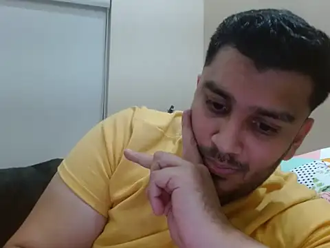 Snapshot of robintoit chatting on March 9, 1:59 pm robintoit online show from March 9, 1:59 pm