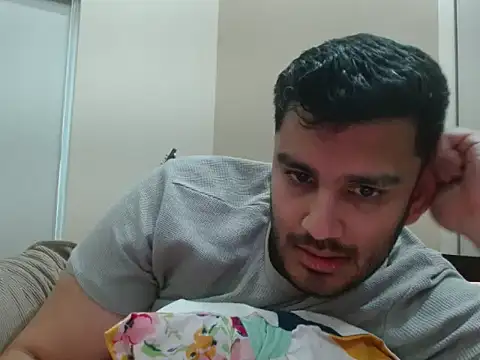 Snapshot of robintoit chatting on March 14, 3:56 am robintoit online show from March 14, 3:56 am