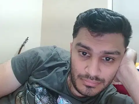 Snapshot of robintoit chatting on March 17, 6:06 am robintoit online show from March 17, 6:06 am