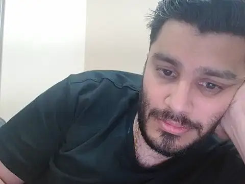 Snapshot of robintoit chatting on April 8, 2:28 pm robintoit online show from April 8, 2:28 pm