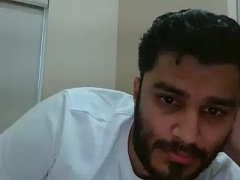 Snapshot of robintoit chatting on April 12, 6:40 am robintoit online show from April 12, 6:40 am