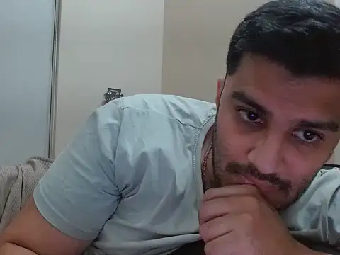 Snapshot of robintoit chatting on April 23, 2:41 pm robintoit online show from April 23, 2:41 pm