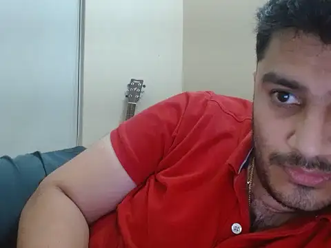 Snapshot of robintoit chatting on April 24, 2:41 pm robintoit online show from April 24, 2:41 pm