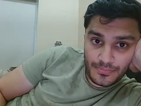Snapshot of robintoit chatting on May 27, 11:18 am robintoit online show from May 27, 11:18 am