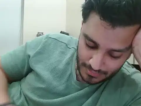Snapshot of robintoit chatting on June 4, 1:28 pm robintoit online show from June 4, 1:28 pm