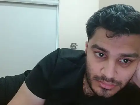 Snapshot of robintoit chatting on June 7, 5:00 am robintoit online show from June 7, 5:00 am