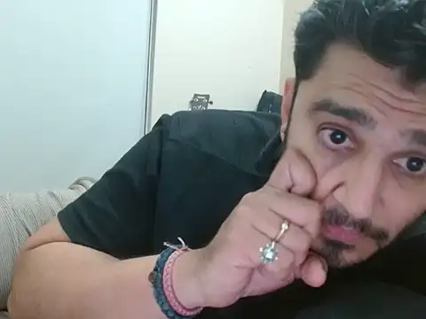 Snapshot of robintoit chatting on June 9, 5:57 pm robintoit online show from June 9, 5:57 pm