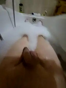 Snapshot of high_andlow420 chatting on December 12, 9:51 am high andlow420 online show from December 12, 9:51 am