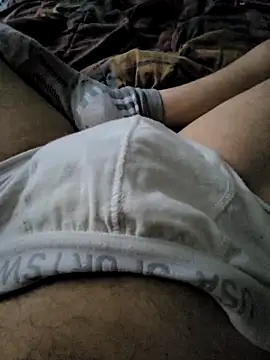 Snapshot of high_andlow420 chatting on February 8, 3:26 pm high andlow420 online show from February 8, 3:26 pm