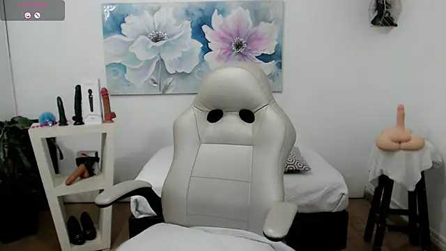 mom hot   online show from March 1, 9:48 pm