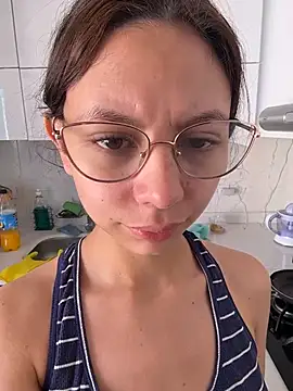 Snapshot of Bonniepark chatting on November 12, 1:11 pm Bonniepark online show from November 12, 1:11 pm