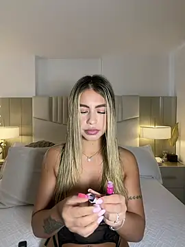 Snapshot of _laura_02 chatting on March 21, 6:55 pm laura 02 online show from March 21, 6:55 pm