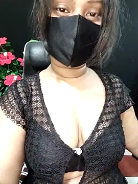 Snapshot of Idhika_Paul chatting on October 18, 1:41 am Idhika Paul online show from October 18, 1:41 am