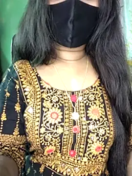 Snapshot of Idhika_Paul chatting on December 15, 5:34 am Idhika Paul online show from December 15, 5:34 am