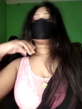 Idhika Paul online show from March 15, 6:30 am