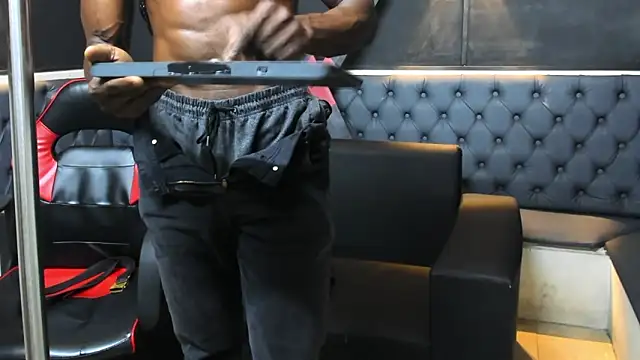 Terrance z online show from December 13, 7:53 pm