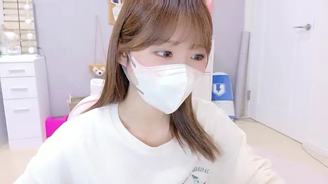 Snapshot of Yui-Ch chatting on October 6, 1:08 pm Yui-Ch online show from October 6, 1:08 pm