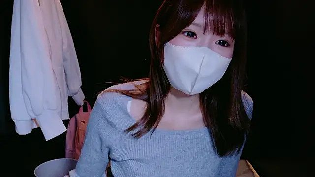 Snapshot of Yui-Ch chatting on October 13, 1:00 pm Yui-Ch online show from October 13, 1:00 pm