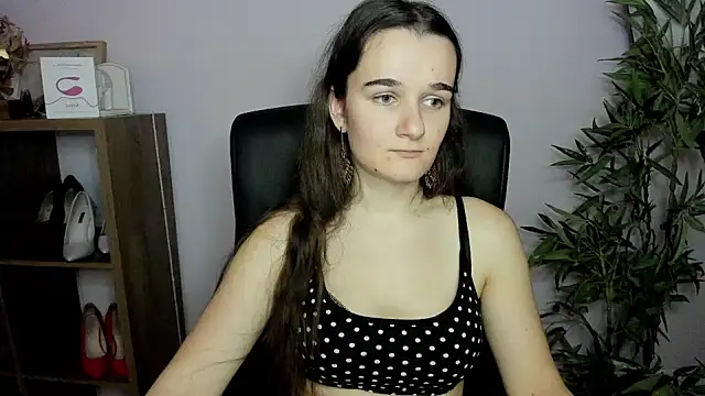 Snapshot of KateDelight chatting on December 8, 2:30 pm KateDelight online show from December 8, 2:30 pm