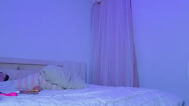 kamila french online show from June 1, 9:27 pm