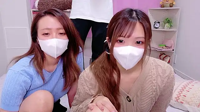 ayu yu xo online show from October 17, 9:45 am