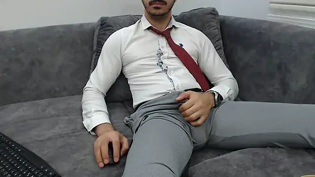 Snapshot of Naughtb0y chatting on May 17, 11:12 pm Naughtb0y online show from May 17, 11:12 pm