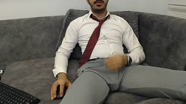 Snapshot of Naughtb0y chatting on May 22, 11:10 pm Naughtb0y online show from May 22, 11:10 pm