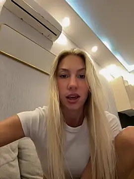 LuisaBecker online show from October 2, 3:52 pm