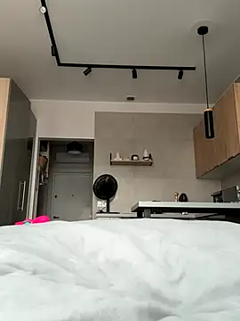 mollyyank online show from October 12, 8:02 am