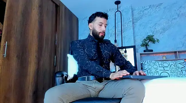 Snapshot of bruno_woods chatting on February 22, 4:30 pm bruno woods online show from February 22, 4:30 pm