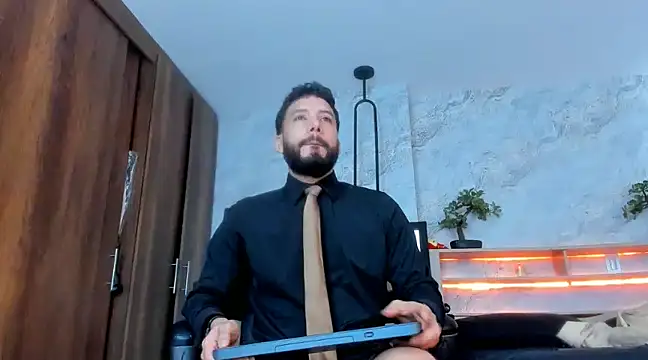 Snapshot of bruno_woods chatting on March 3, 4:35 pm bruno woods online show from March 3, 4:35 pm