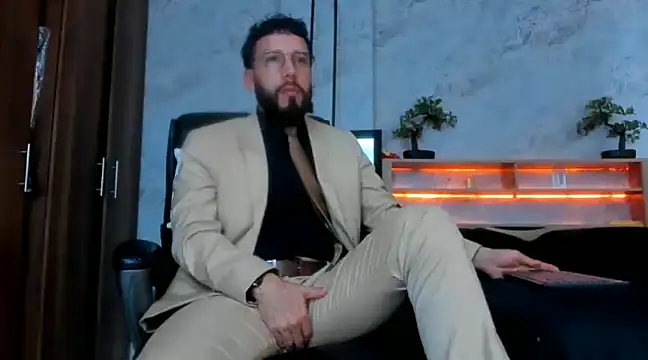 Snapshot of bruno_woods chatting on March 3, 7:39 pm bruno woods online show from March 3, 7:39 pm