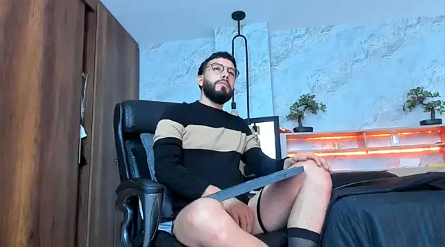 Snapshot of bruno_woods chatting on March 5, 6:45 pm bruno woods online show from March 5, 6:45 pm