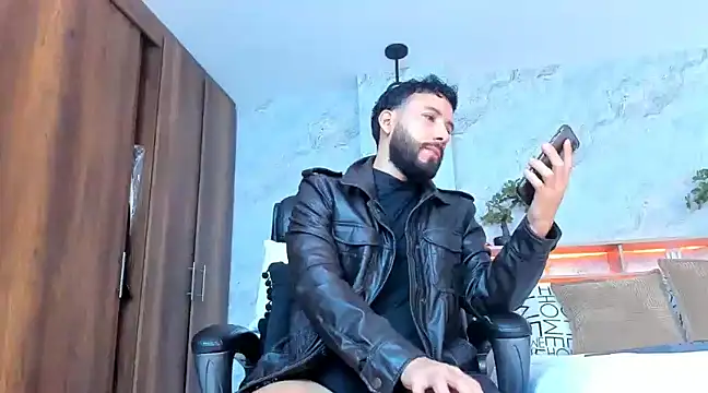 Snapshot of bruno_woods chatting on March 12, 3:51 pm bruno woods online show from March 12, 3:51 pm