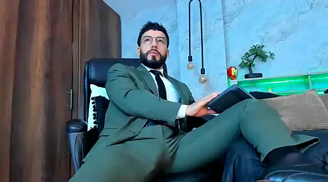 Snapshot of bruno_woods chatting on March 16, 3:39 pm bruno woods online show from March 16, 3:39 pm